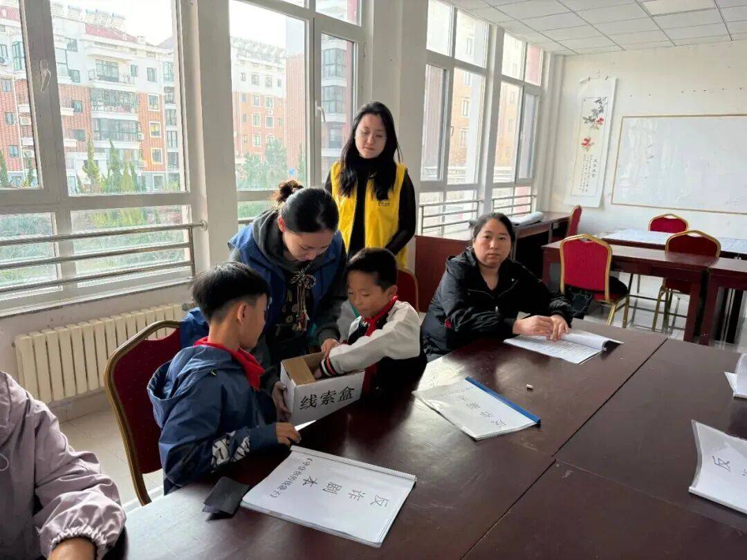 沉浸式剧本杀“破局”宣讲 让社会主义核心价值观“活”起来j9九游会真人第一品牌核心价值·旗领威海丨文登区小观镇：(图2)