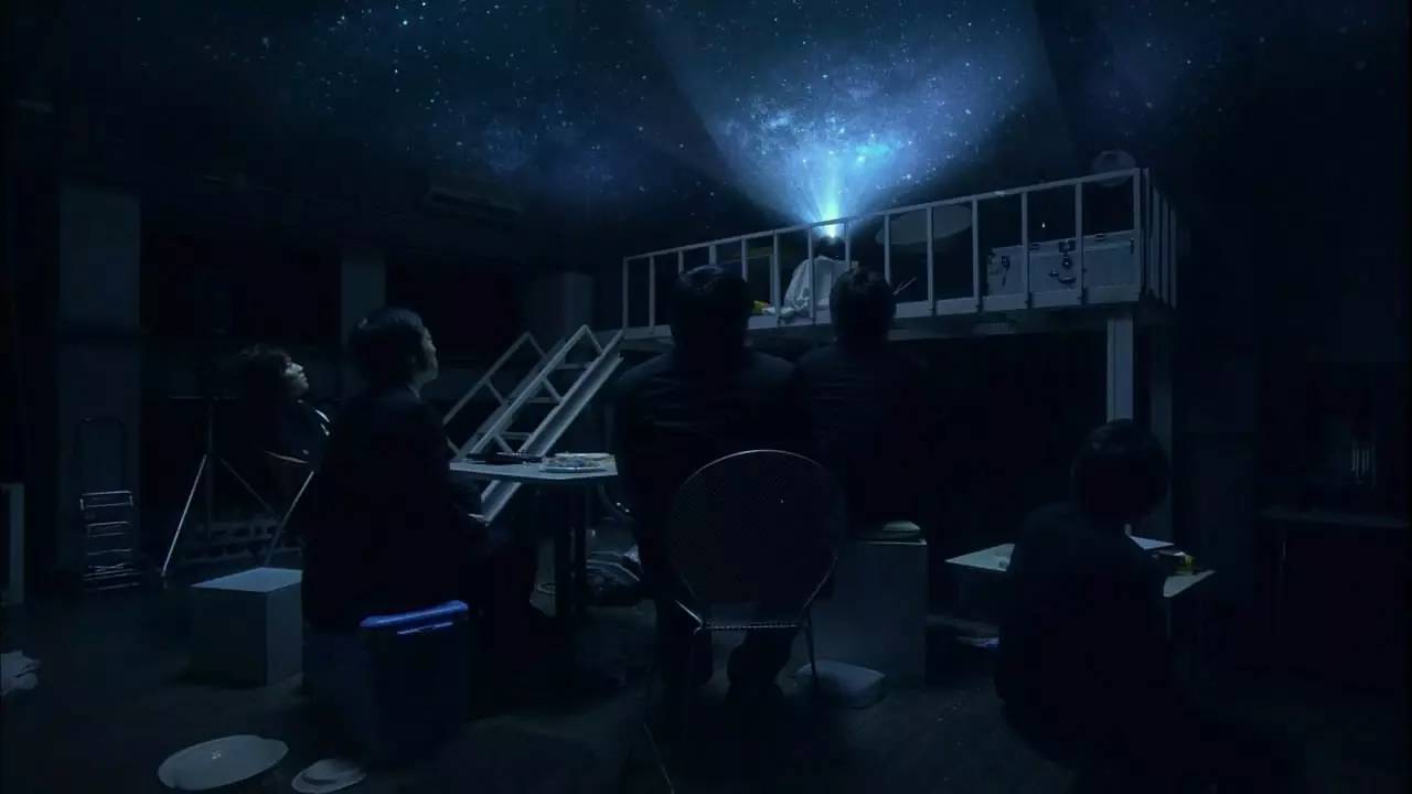 在一个房间里做着羞羞的…j9国际站登录五个痴汉(图8)