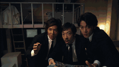 在一个房间里做着羞羞的…j9国际站登录五个痴汉(图10)